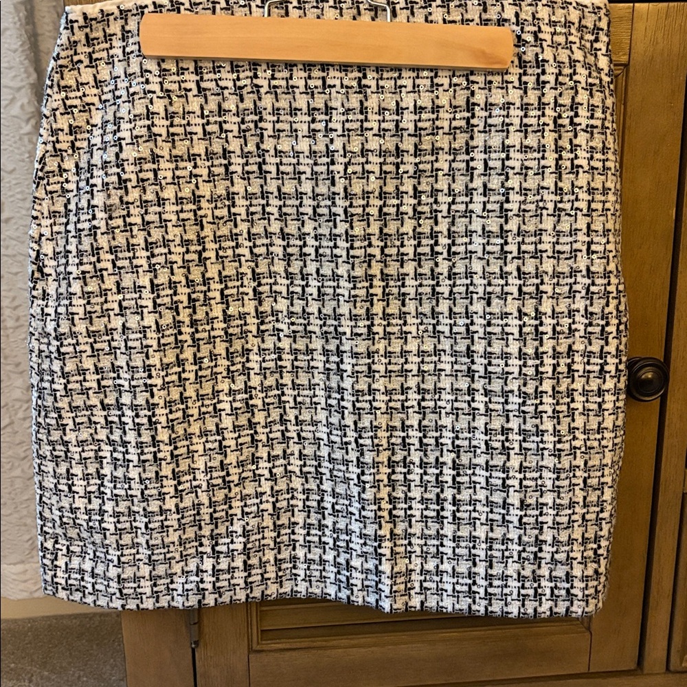 Chic Black and White Tweed Skirt